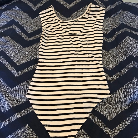 MINKPINK BLACK AND WHITE STRIPPED BODY SUIT XS - Picture 5 of 12
